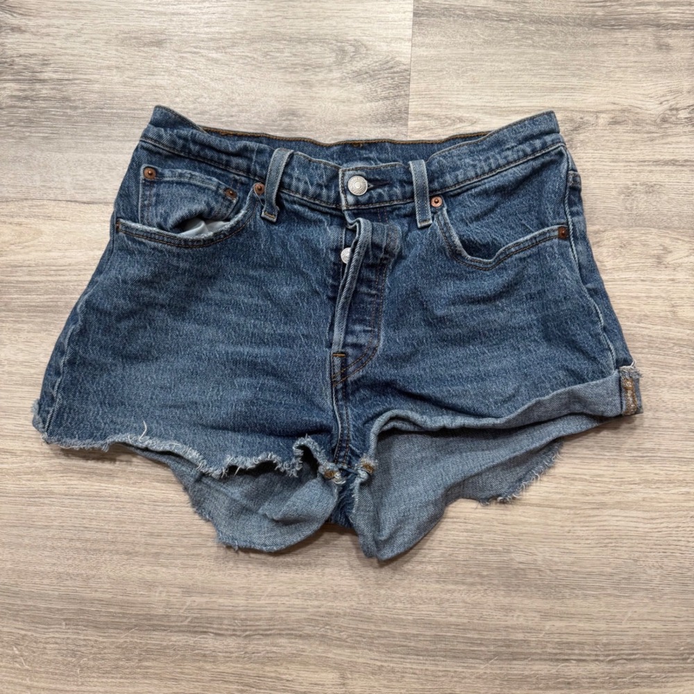 Levis 501 Original High Rise Cut Off Denim Shorts Medium Wash Blue W28 563270277